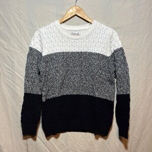 Croft & Barrow White, Gray, and Black Knit Sweater